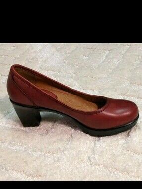 NWOB Kravings "Taylor" Burnt Red  Leather Slip On Block Heel Pumps, 7M